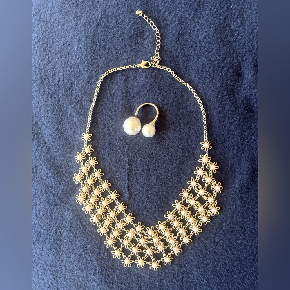 Vintage bridal / wedding pearl floral gold tone bib necklace w/ a matching ring